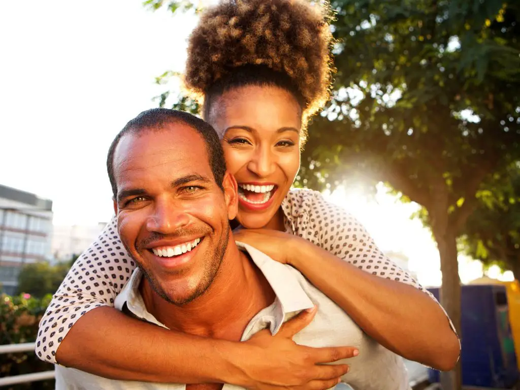 Los 4 signos del zodiaco que hacen más felices a sus parejas
